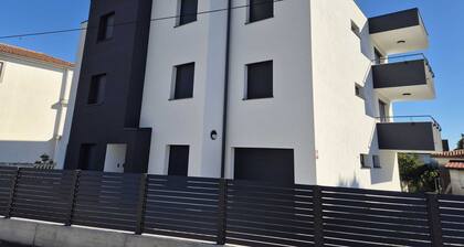 Modern furnished apartment for 4 persons, beautiful sea view.