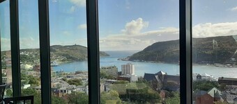 Harbourview Galley ~ with Patio/ Air Conditioning/ Steps to Downtown/ 1 Bedroom