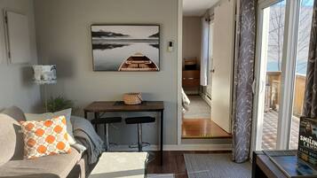 Una Smart TV, una chimenea