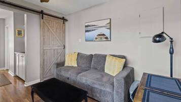 Een smart-tv en een open haard