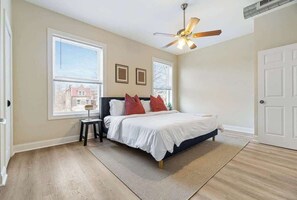 4 dormitorios, escritorio, tabla de planchar con plancha y wifi