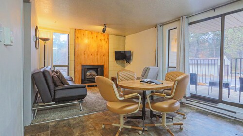 Gorgeous 1-bedroom condo in Lava Hot Springs perfect for relaxing