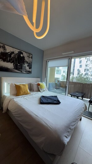 Acceso a internet y ropa de cama 