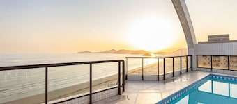 ARK Houses - Flat Luxo Vista-Mar c/ Piscina na Cobertura