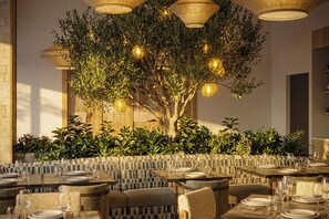 Outdoor dining - Denu Hotel & Spa (Phoenix)