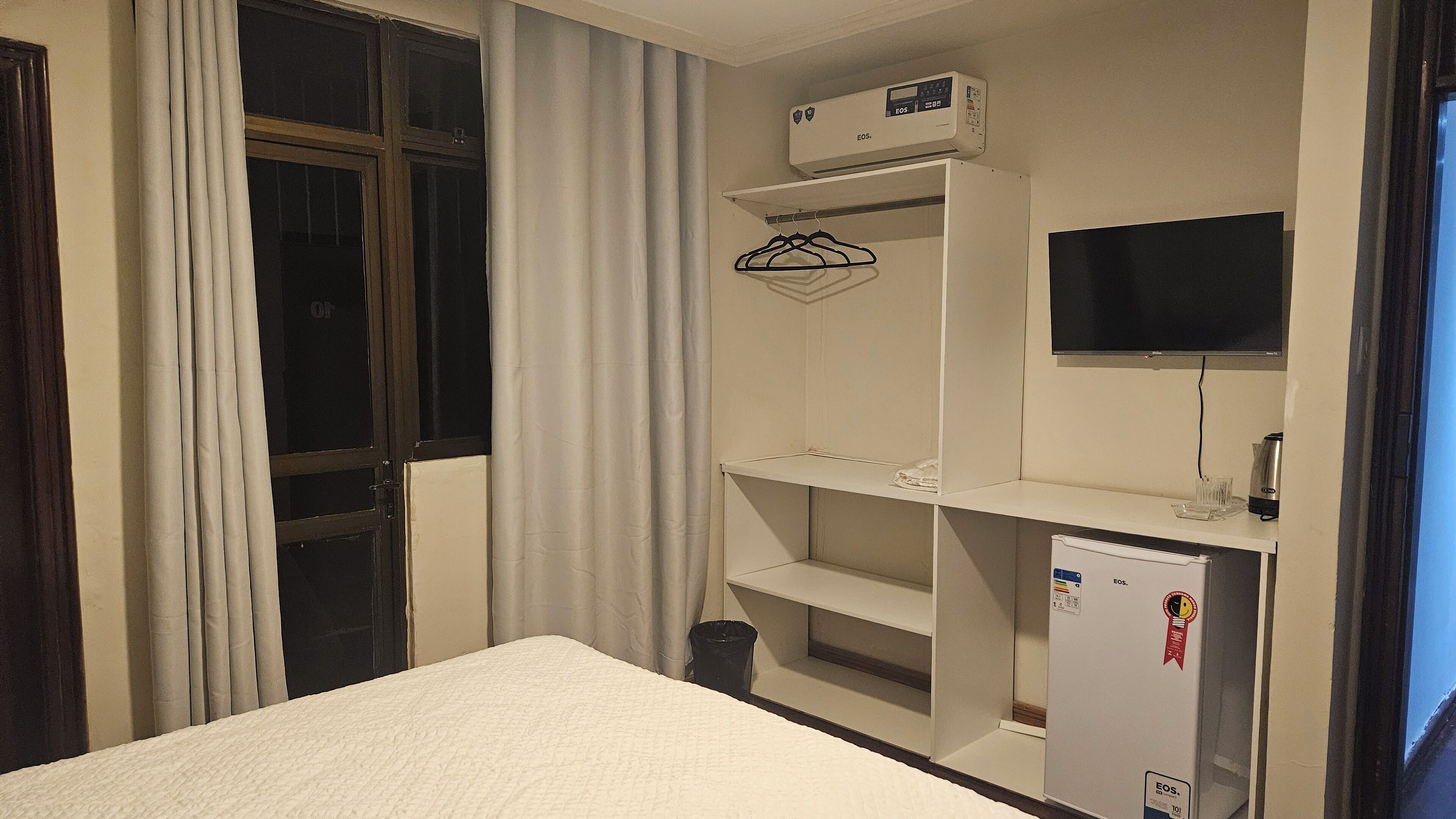 Espaço de trabalho para notebook, Wi-Fi de cortesia