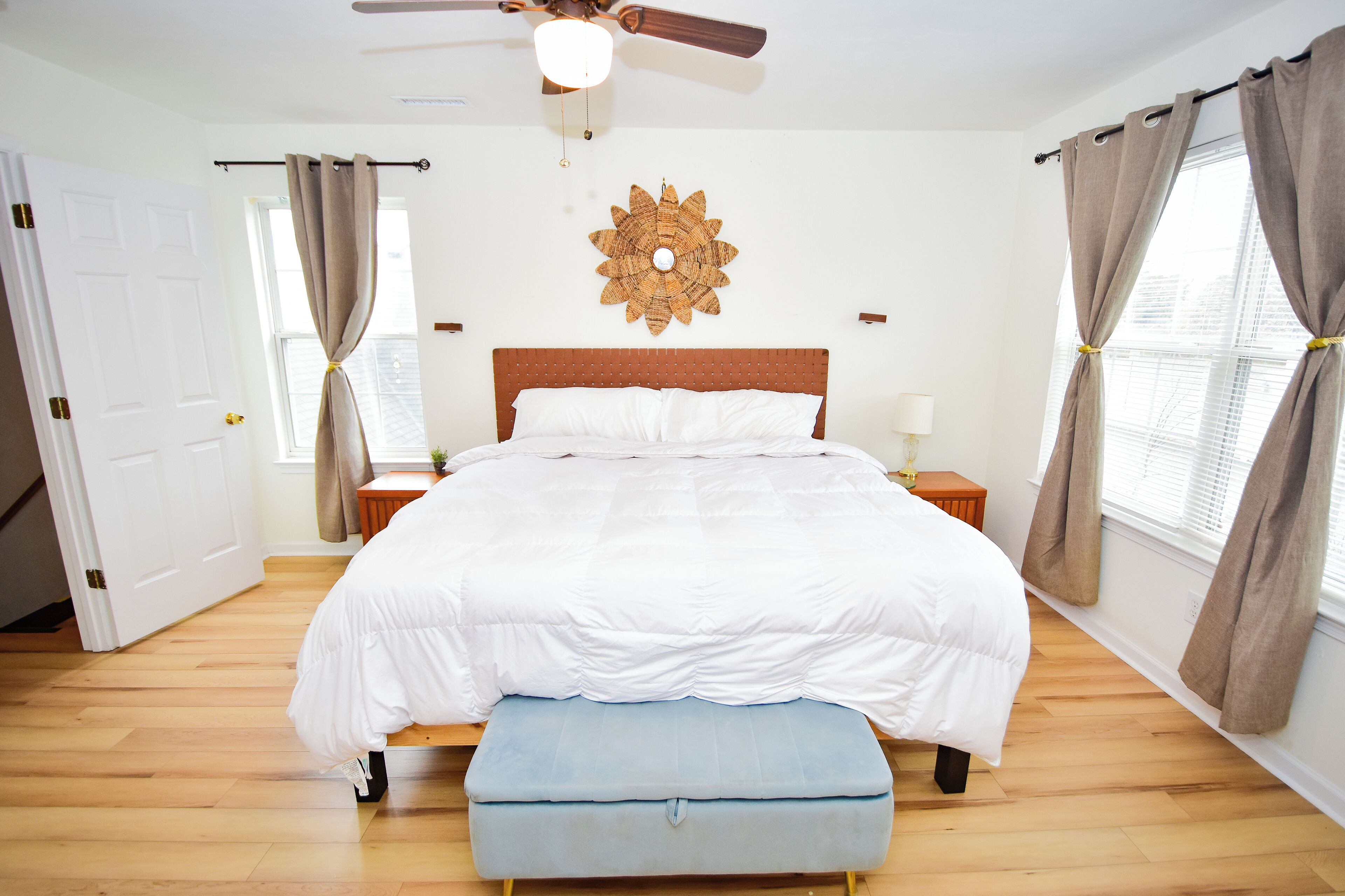 3 chambres, fer et planche à repasser, Wi-Fi, draps fournis