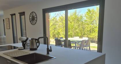 Modern house in the countryside - Peace, comfort and nature