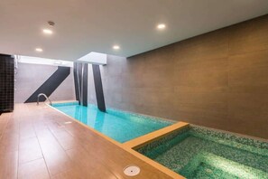 Pool - 2 APTS in One Building · Ideal for Large Groups! (Miraflores)