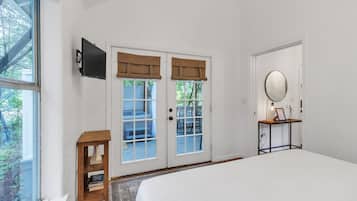 Iron/ironing board, internet, bed sheets