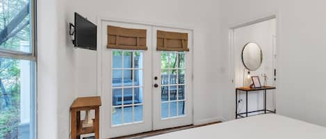 Bügeleisen/Bügelbrett, Internetzugang, Bettwäsche