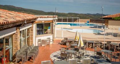 "La Désirée" air-conditioned bastidon, private estate, swimming pool, pétanque, restaurant.