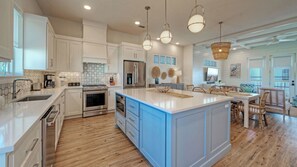 House (3 Bedrooms) | Interior - Southern Cross by Avantstay Steps to the Beach, Pool, Fire Pit & Direct Boardwalk Access (Port Aransas)