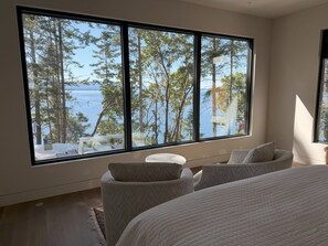 4 bedrooms, iron/ironing board, bed sheets