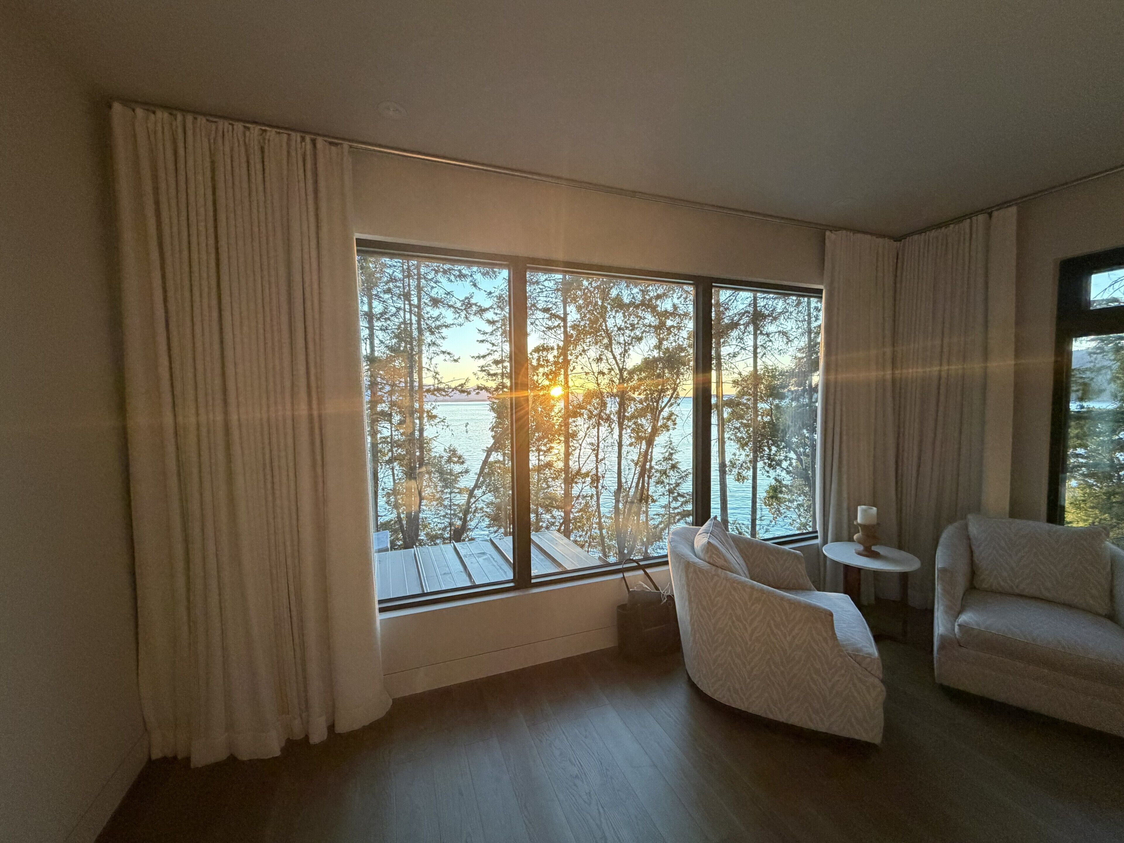 Brand New Spa Resort Style Waterfront  Executive Home With Luxury Amenities - 살트 스프링 섬