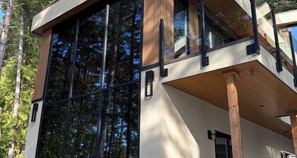 Brand new spa resort style waterfront executive home with luxury amenities