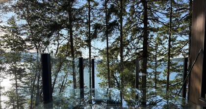 Brand new spa resort style waterfront executive home with luxury amenities