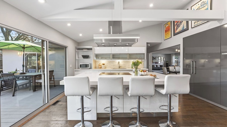 Private Sonoma Valley Retreat With Pool, Pickleball Court + Firepit Ripple by Avantstay