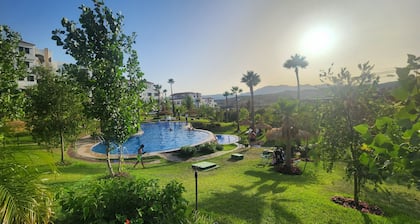 Cabo negro Lilac's garden