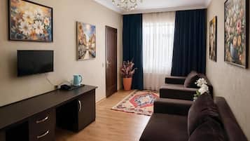 Comfort Double or Twin Room, City View | Premium bedding, Select Comfort beds, minibar, in-room safe