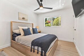2 bedrooms, free WiFi, bed sheets - Brand New Peaceful La Jolla Home (San Diego)