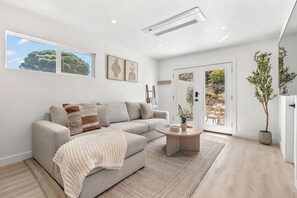 Smart TV - Brand New Peaceful La Jolla Home (San Diego)
