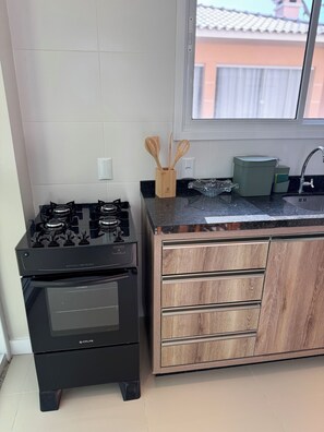 Private kitchen - Feet in the Sand, Green Home Palmas (Governador Celso Ramos)