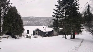 Exterior - Chalet l'Apero - Family Friendly 5BR (Outaouais)