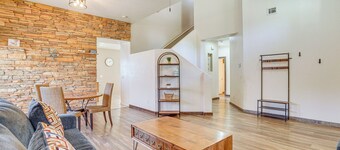 Heated Pool, Pets Welcome: Surprise Snowbird Haven