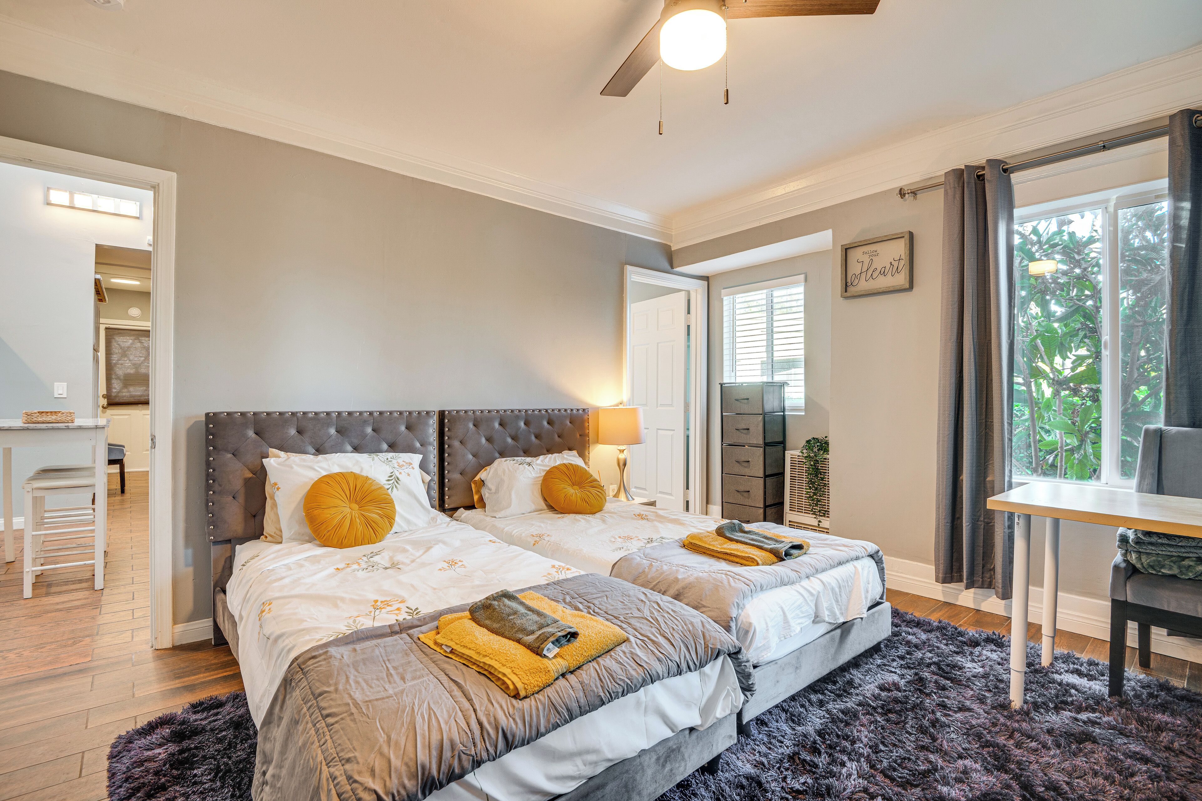 4 bedrooms, desk, iron/ironing board, Internet