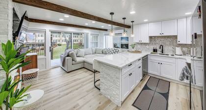 Seasonal Pool & Marina! Condo on Lake Pend Oreille