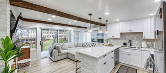 Seasonal Pool & Marina! Condo on Lake Pend Oreille