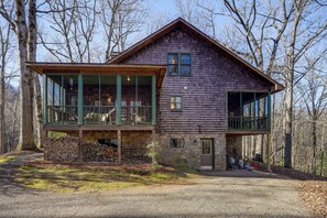Exterior - Vintage Home Nestled in the Woods of Smoky Mtns (Marble)