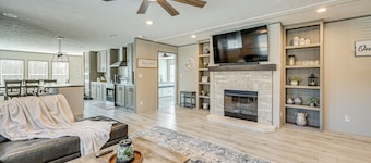 Cozy Hillside Retreat Near Dale Hollow Lake!