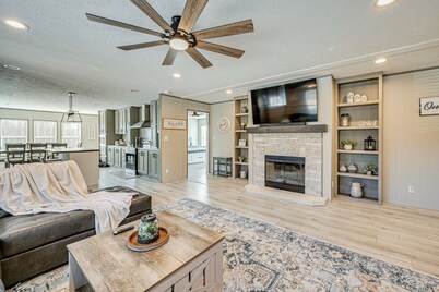 Cozy Hillside Retreat Near Dale Hollow Lake!