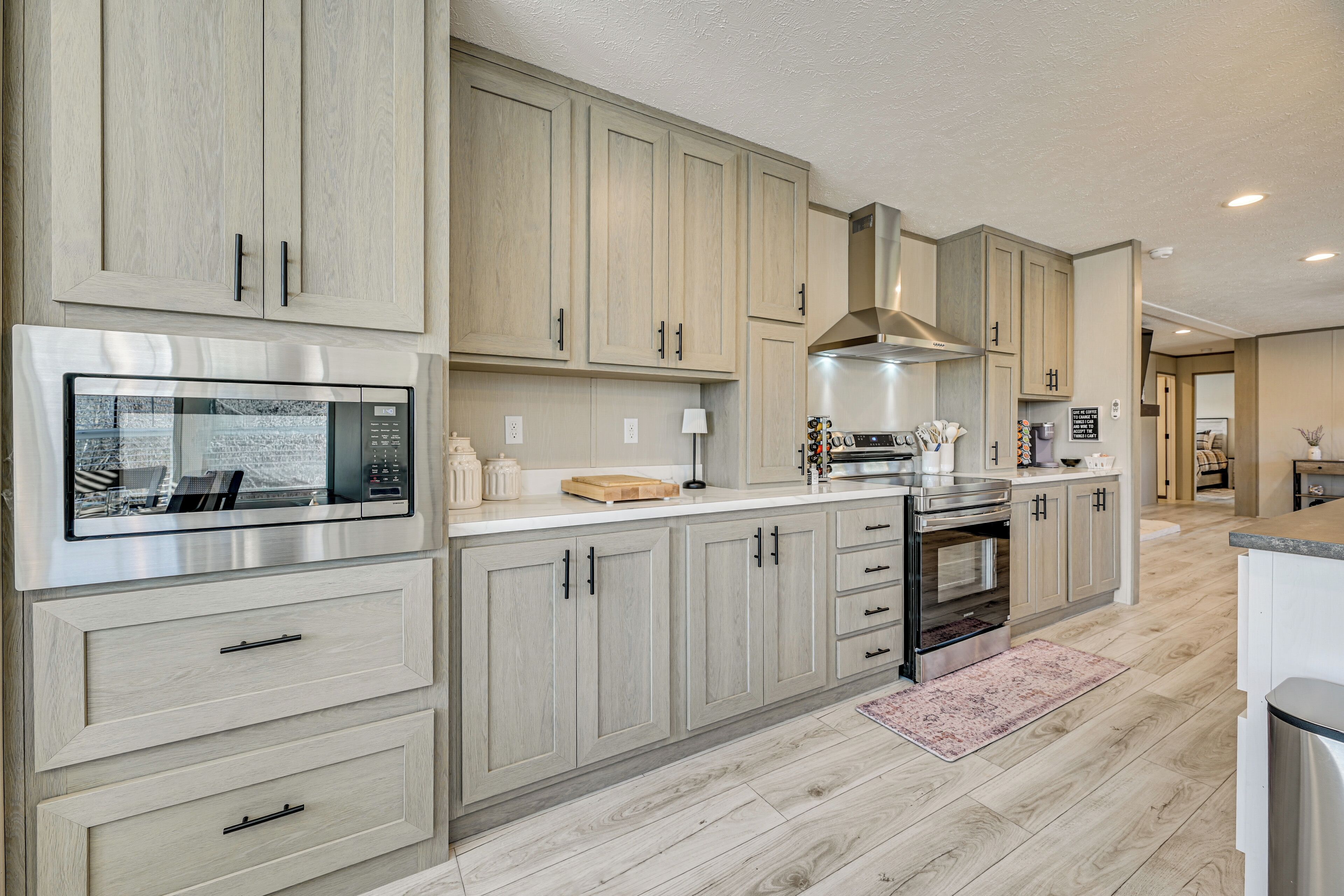 冰箱、微波炉、炉灶、洗碗机