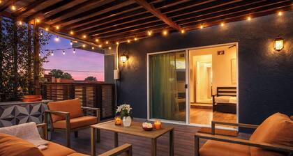 Hot Tub BBQ Island Outdoor Living Near San Diego Beaches Glidden Glow by Avantstay