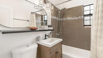 House (2 Bedrooms) | Bathroom