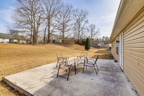 Outdoor dining - Family Home in Fountain Inn, 2 Mi to Main St! (Fountain Inn)