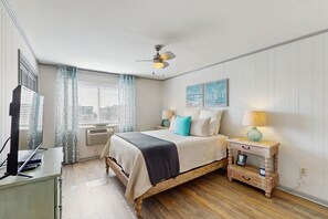 2 bedrooms, iron/ironing board, Internet, bed sheets - Oceanview condo with pool, private balcony, W/D & steps to beach (North Myrtle Beach)