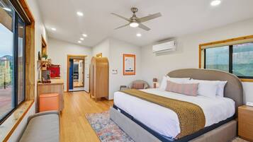 Strykejern/-brett, reiseseng for barn, wi-fi og sengetøy