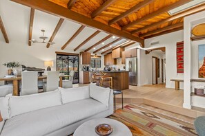 TV, fireplace, stereo, computer monitors - Desert Adobe with Heated Pool, Hot Tub, Firepit, Sauna (Sedona)