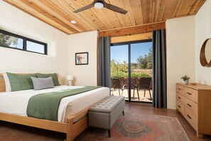 3 bedrooms, iron/ironing board, travel cot, WiFi - The Sedona Adobe Home (Sedona)