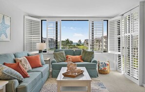 TV, offices - Loggerhead 363- Gorgeous Oceanfront Residence (Sanibel)