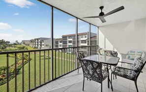Outdoor dining - Loggerhead 363- Gorgeous Oceanfront Residence (Sanibel)