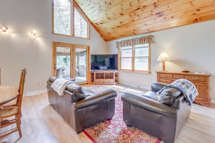 2br+loft Cabinsummer Getaway With Patio,firepit Near Lake George &Gore Mountain - Adirondack Mountains