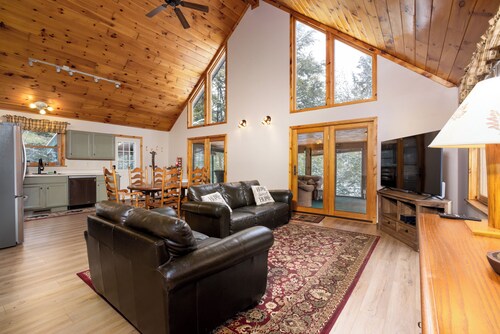 2BR + Loft Cabin—Firepit, Beach, Outdoor Patio, Near Lake George & Gore Mountain
