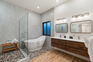 Hair dryer, towels - Emerald Escape | Heated Pool, Sauna, Spa, Views (Sedona)