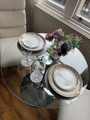 Interior - Prime location clifton  spacious 2 bed garden apartment opposite Bristol uni (Bristol)