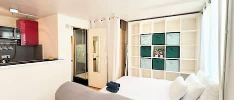 1 habitación y ropa de cama